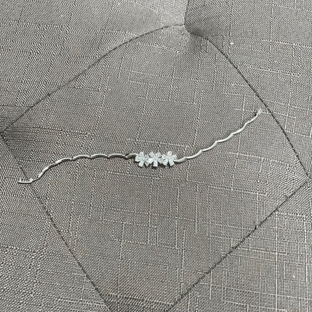 Floral feminine bracelet
